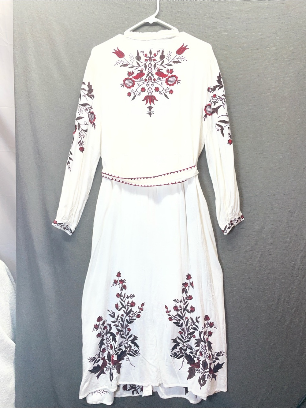 Sundance Jessa MaeCream Maxi Dress bohemian Floral Embroidery and Waist Tie - Picture 9 of 12